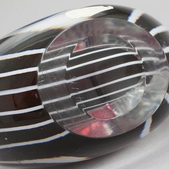 A glass vase by Vicke Lindstrand for Kosta. Signed LH 1115.