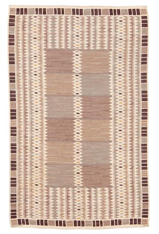 Barbro Nilsson, matta, "Salerno grå" ("Kristianstad"), rölakan, 322,5  x 205,5 cm, signerad AB MMF BN.