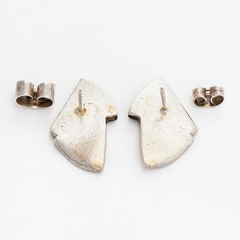 Zoltan Popovits, a sterling silver and ebony necklace and earrings, Lapponia 1985.
