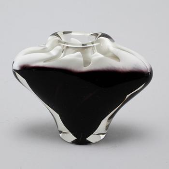 PAUL KEDELV, skålar, 2 st, samt vas, "Coquille" Flygsfors, 1950/60-tal.
