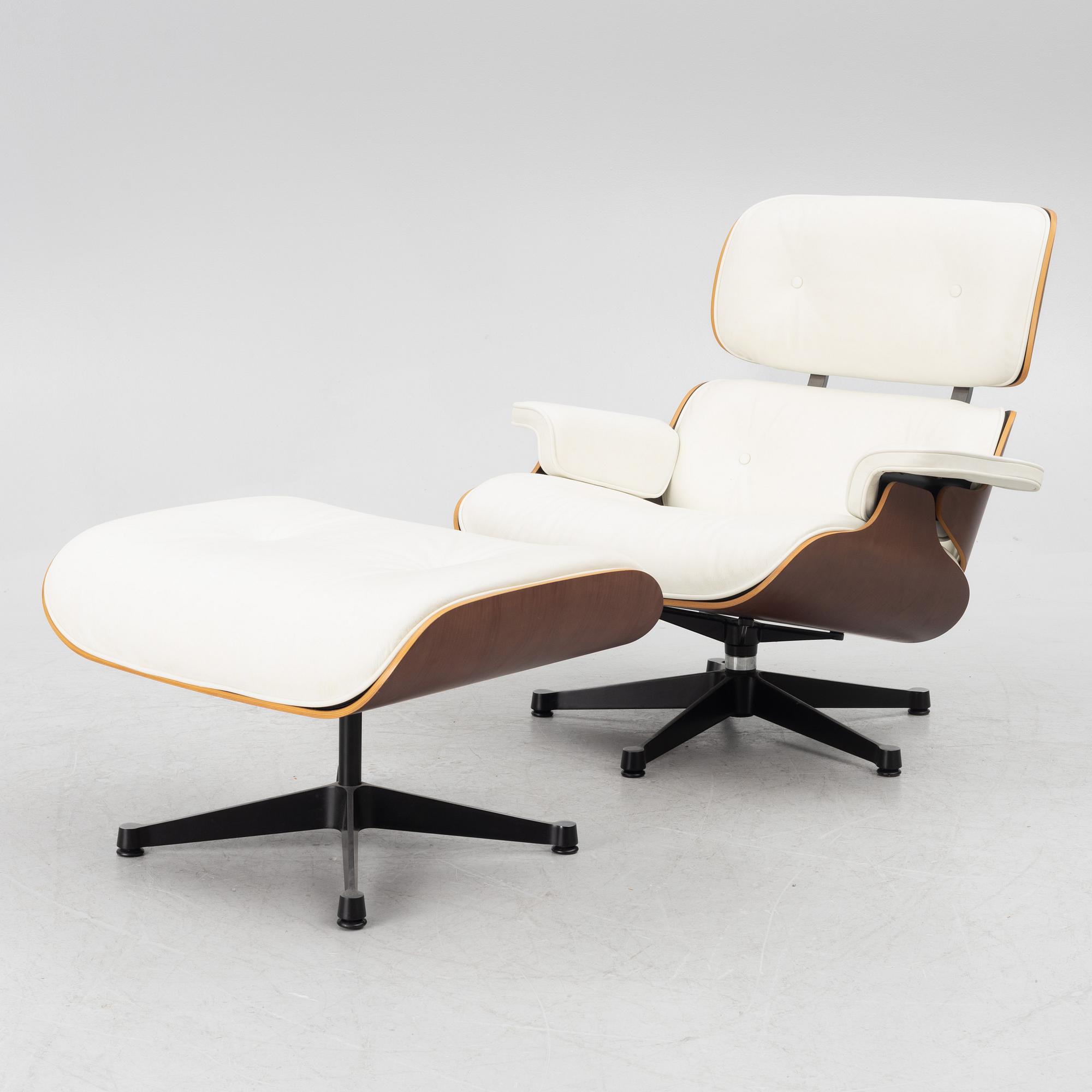 Charles & Ray Eames, fåtölj med fotpall, "Lounge Chair", Vitra, 2008.