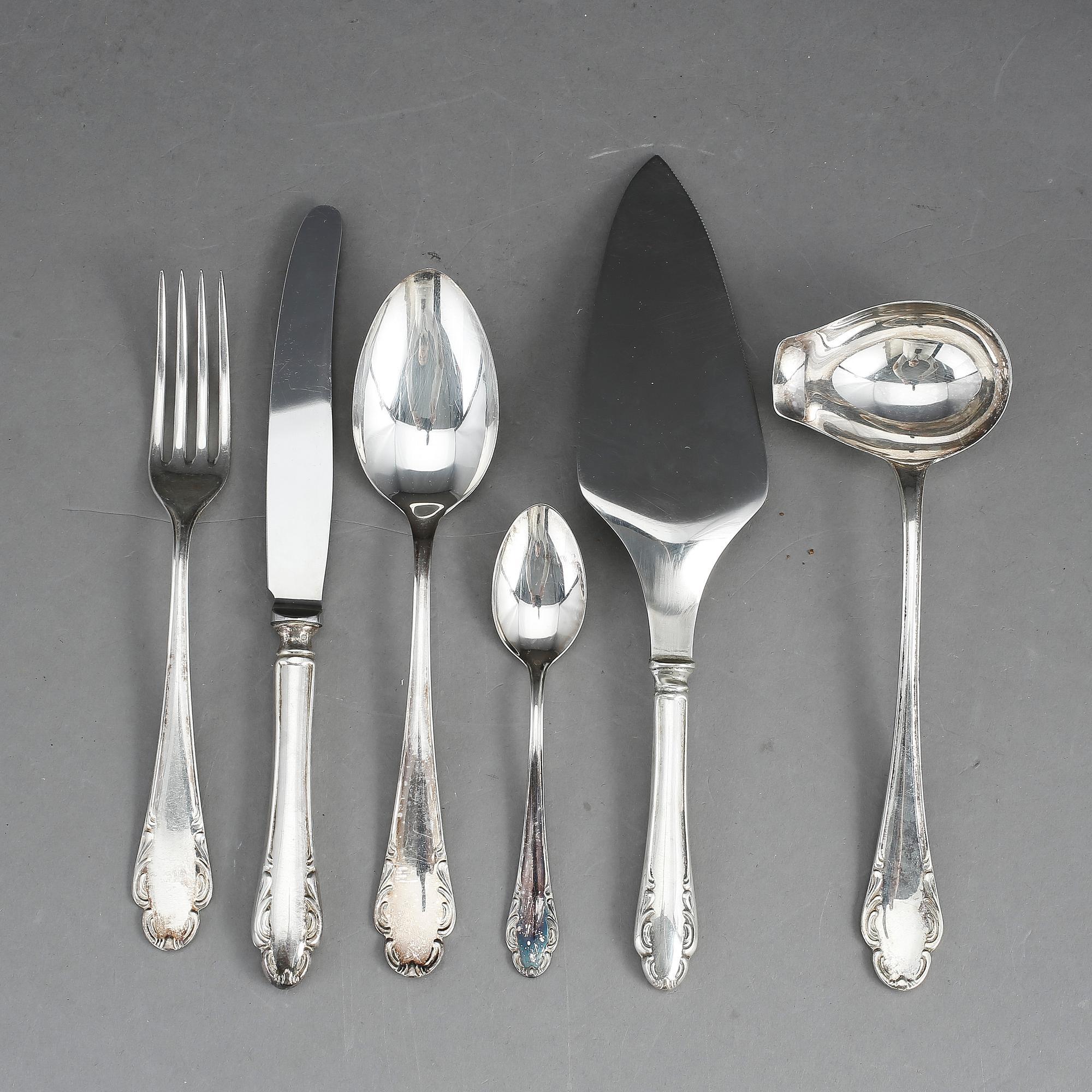 BESTICKSVERVIS, silver, "Haga  51 delar. JLH, Stockholm, skiftande årtal, bl a 1960, 1965, 1966 & 1967. Vikt ca 1915 gr.