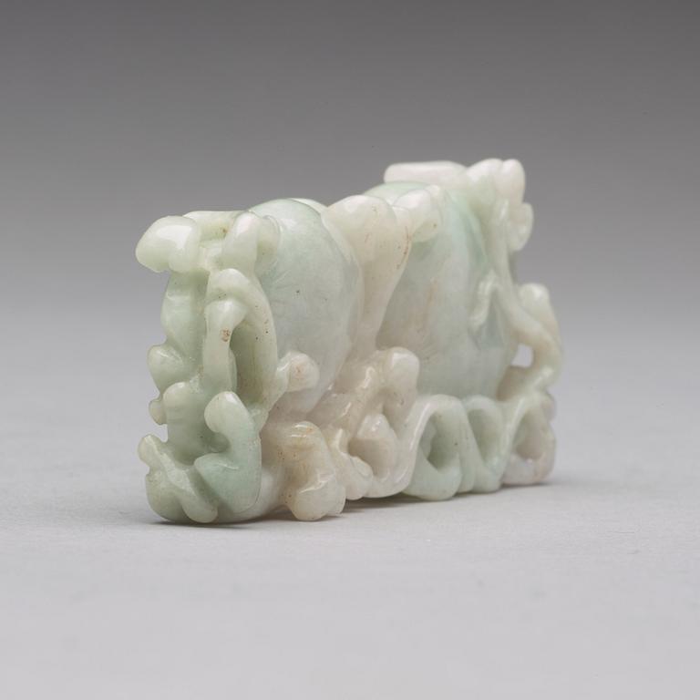 SKULPTUR, nefrit. Kina, 1900-tal.