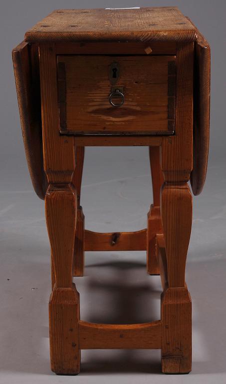 KLAFFBORD. Barock/barockstil delvis 1700-tal.
