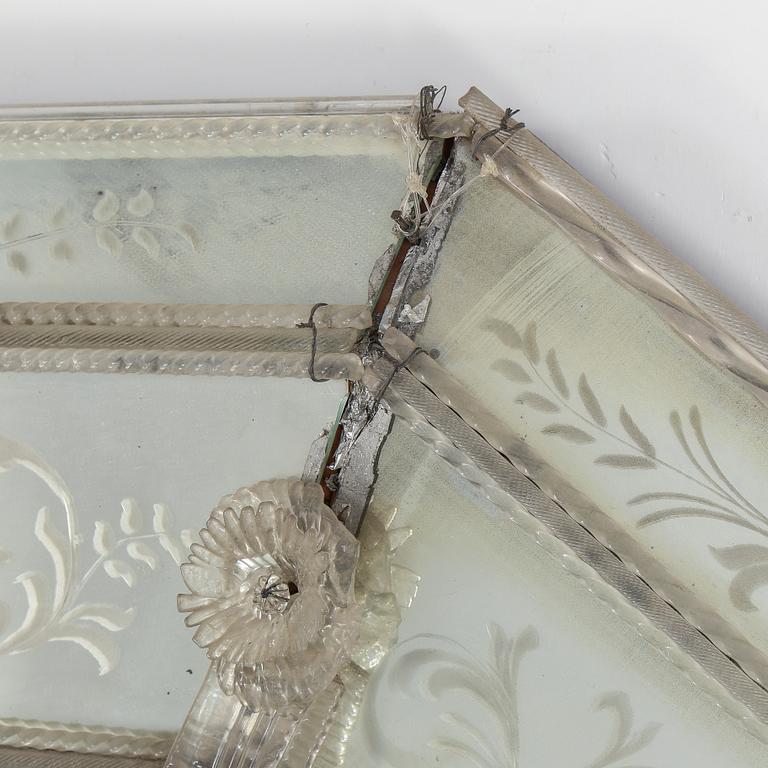 SPEGEL, Venetiansk stil, 1900-tal.