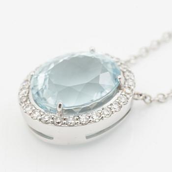 Collier 18K vitguld med oval akvamarin och briljantslipade diamanter.