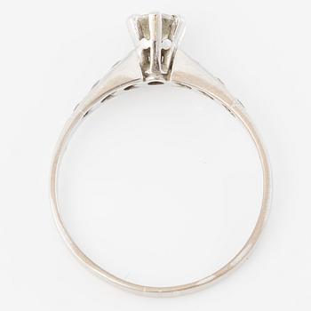 Ring 18K white gold set with round brilliant-cut diamonds.