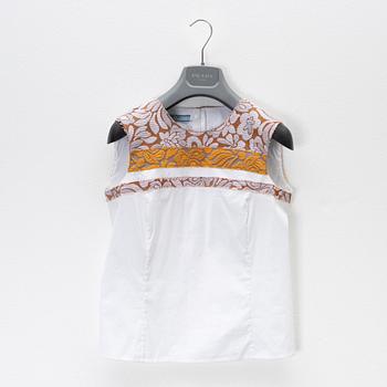 Prada, a cotton top, size 38.