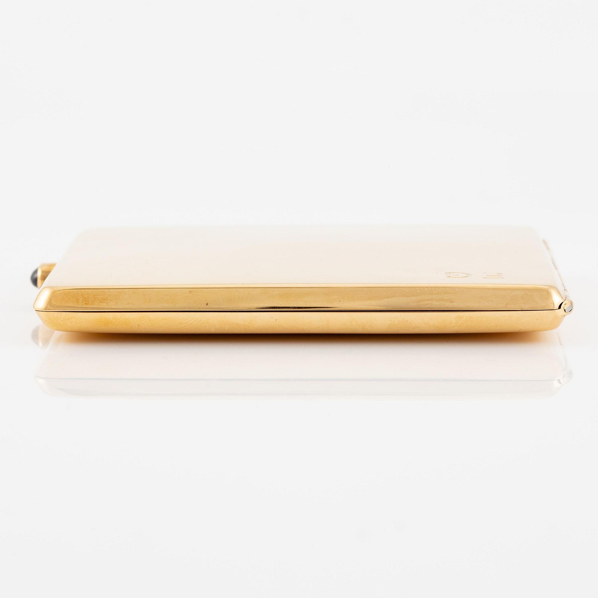 A Swedish 20th century 18ct gold cigarette case, mark of Karl Anderson, Stockholm 1920.