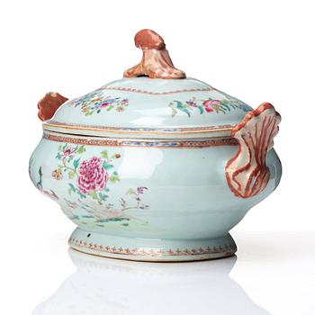 A famille rose 'double peacock' soup tureen, Qing dynasty, Qianlong (1736-95).