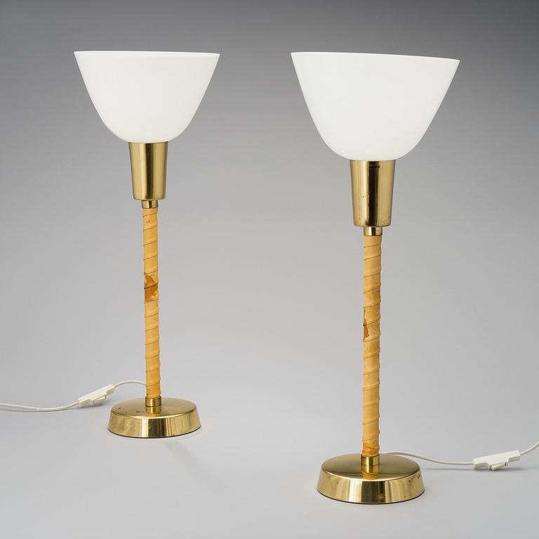 LISA JOHANSSON-PAPE, A SET OF TWO TABLE LAMPS. "Senator" Thorn Orno. Designed in 1947.