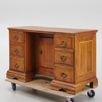 A kneehole desk, 18th century.
