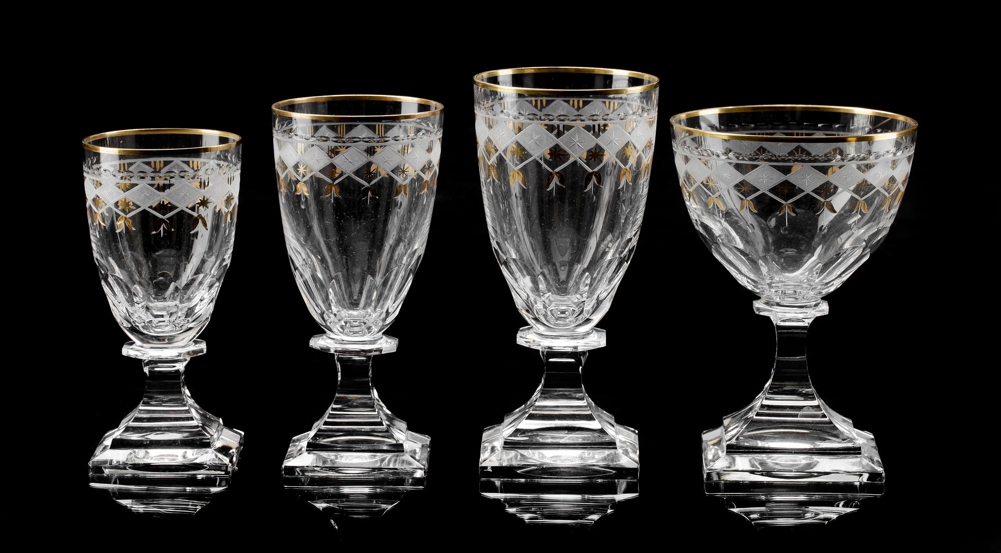 GLASSERVIS, 32 delar, Kosta "Junior". 1900-tal.
