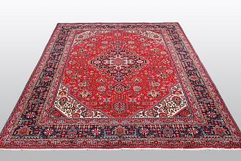 Matta, Täbris, ca 296 x 196 cm.