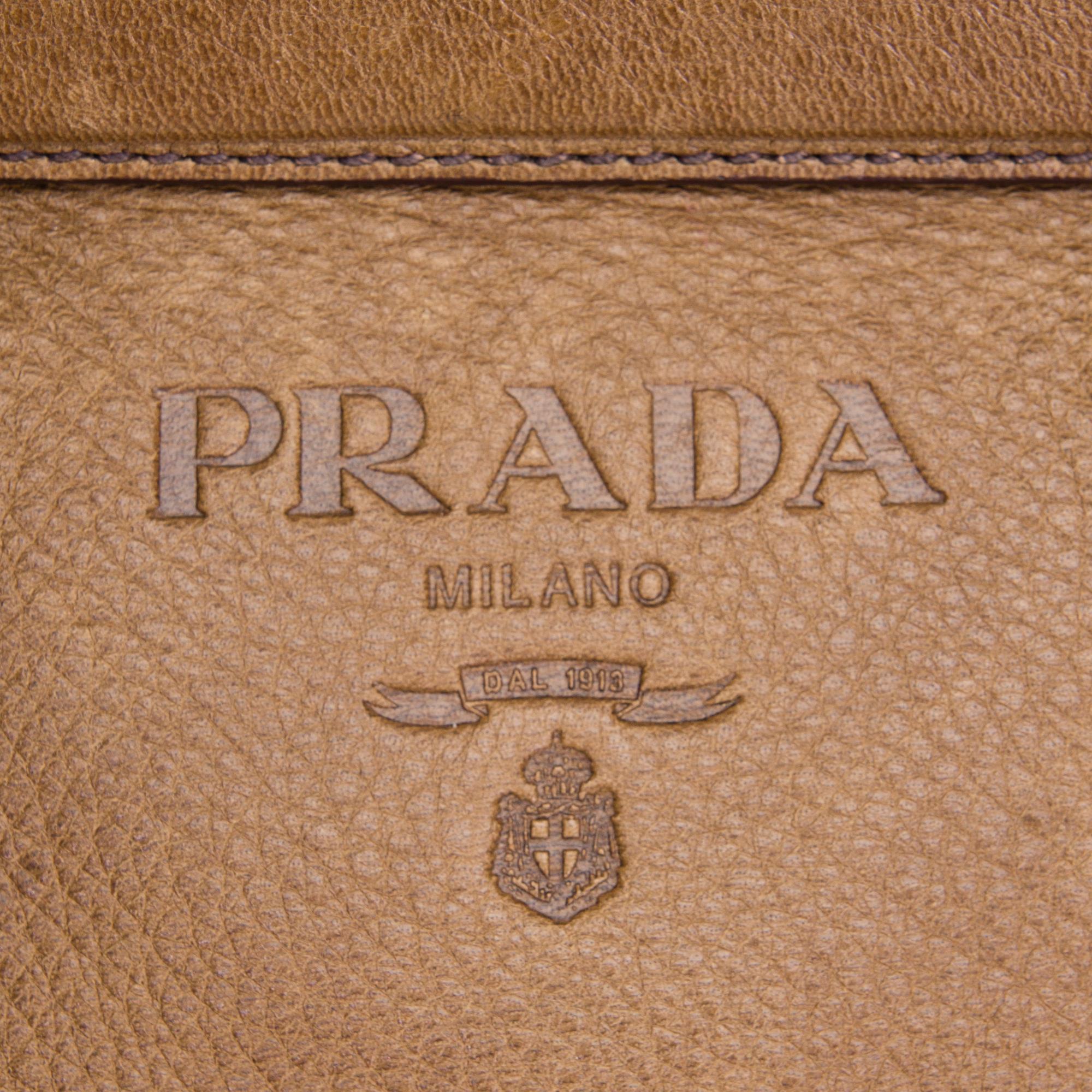 LAUKKU, Prada.