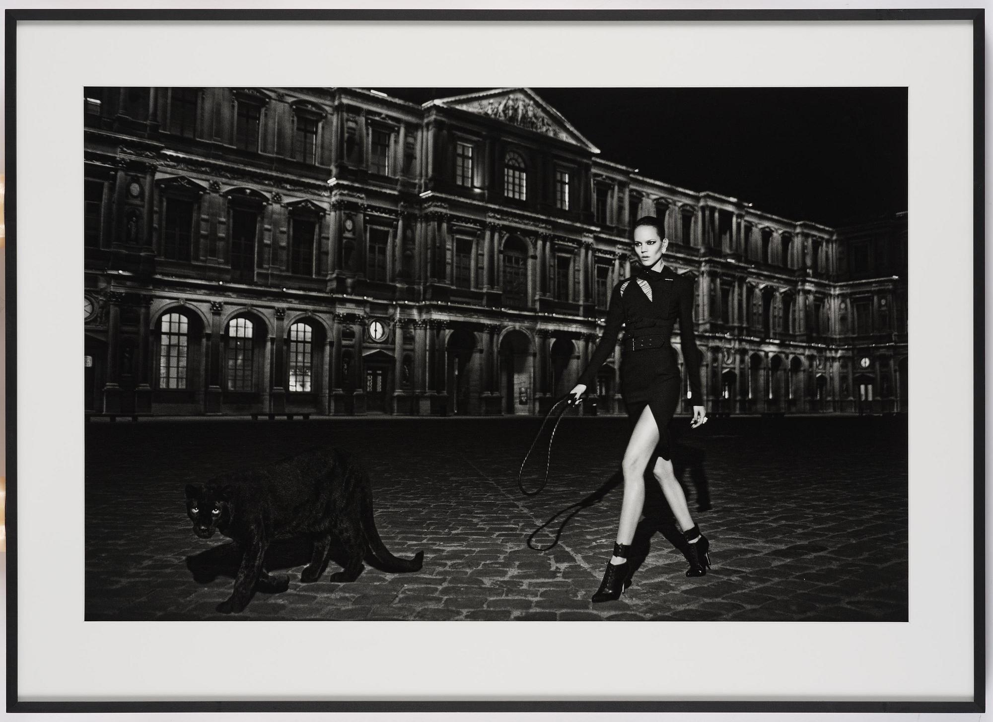 Mikael Jansson, "Freja at Le Louvre", 2010.