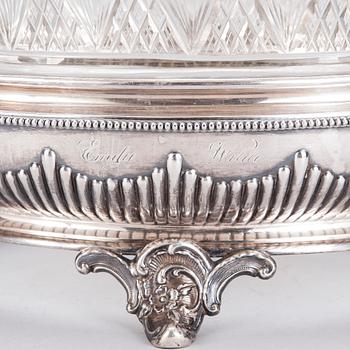 JARDINJÄR, silver och glas, Köpenhamn 1901. Silvervikt ca 800 g.