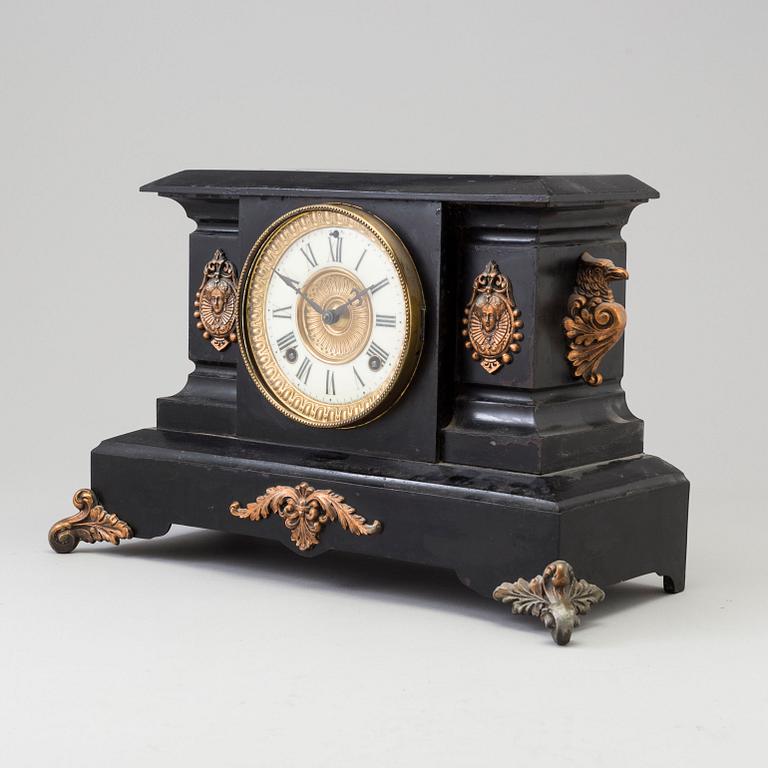 BORDSUR, Ansonia clock company, New York. 1800-talets slut.