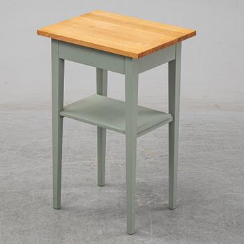 SÄNGBORD, Norrgavel.