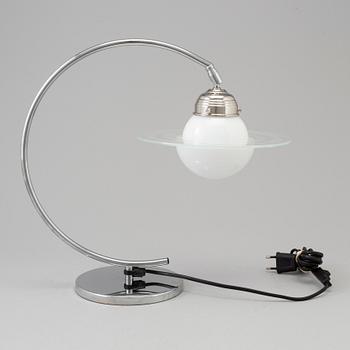 BORDSLAMPA, Saturnus-modell 1900-talets andra hälft.
