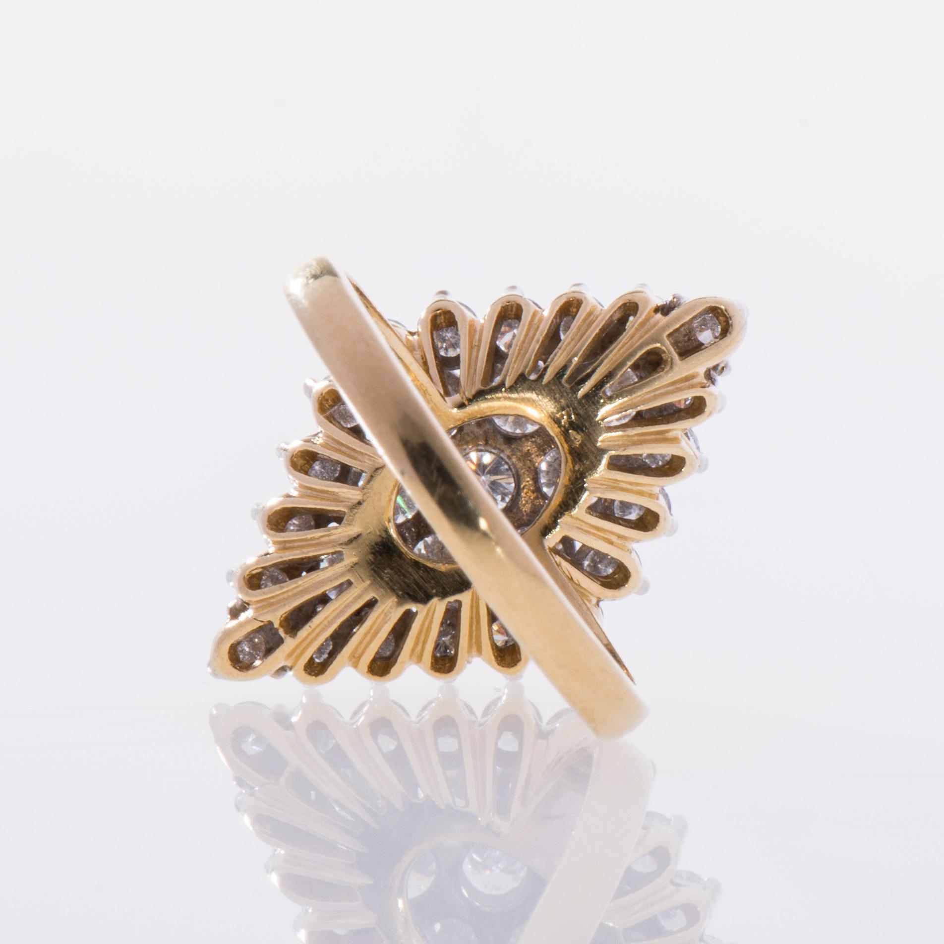RING, 18K guld, briljantslipade diamanter. Engelska stämplar. Vikt ca 8,2 g.