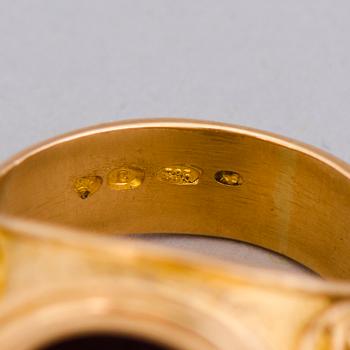 A RING, 14K gold, enamel, 'Mercedes'. Juha Tarnanen, Lahti Finland 1999.