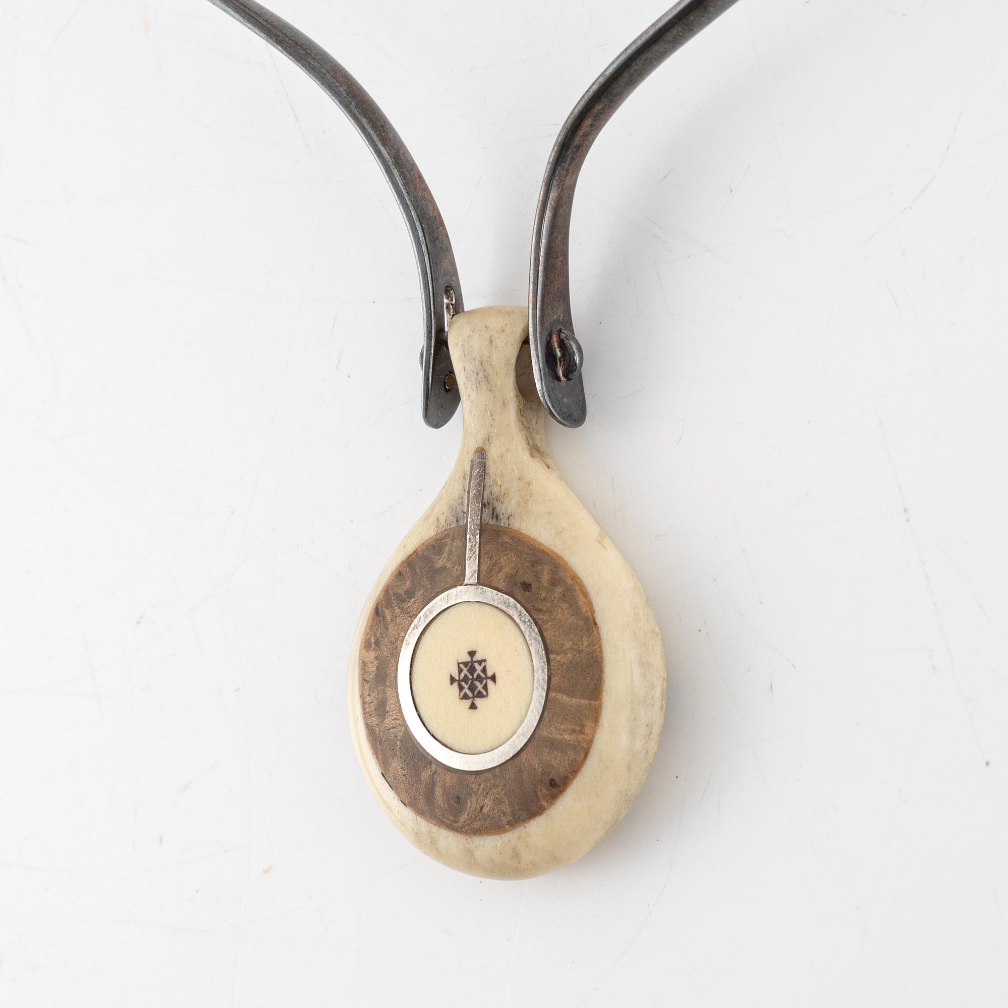 Sune Enoksson, hänge, monogramsignerat.