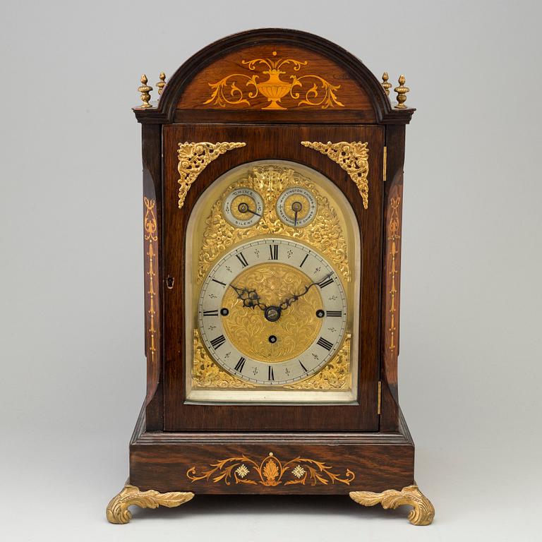 A BRACKET CLOCK, England, second half of the 19th century.