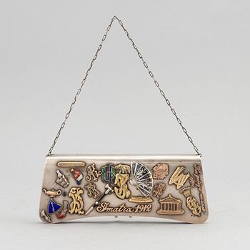 A Russian silver purse, t Petersburg 1908-17.
