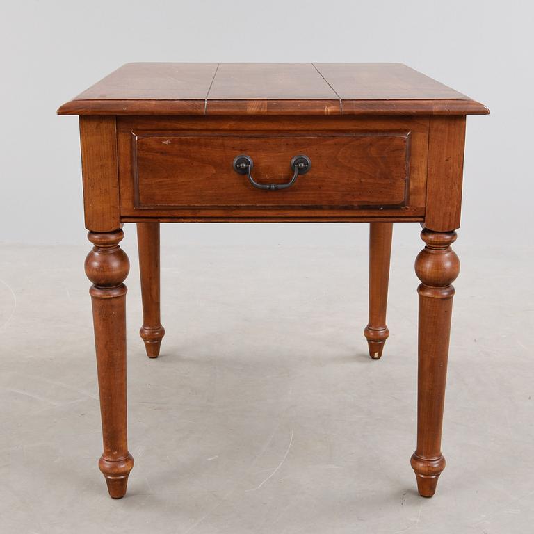 SOFFBORD, Ethan Allen, USA. 1900-talets andra hälft. 1900-tal.