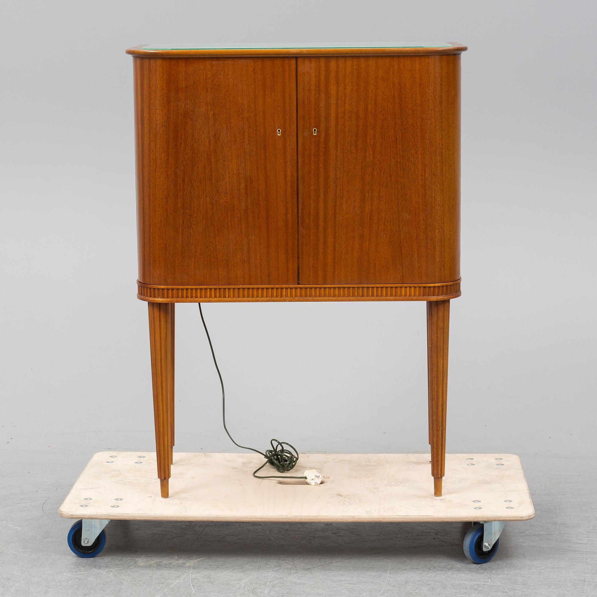 A mahogany Swedish Modern drinks cabinet, AB Förenades Möbler, Linköping, 1940-tal.