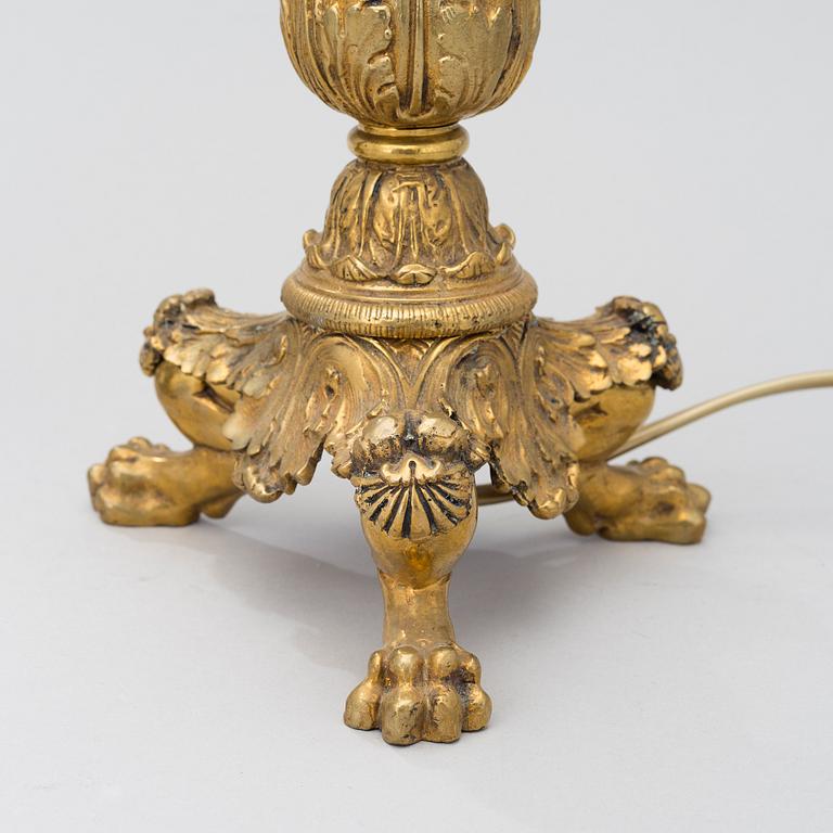 RANSKALAINEN PÖYTÄVLAISINPARI, pronssia, 1800-luku.