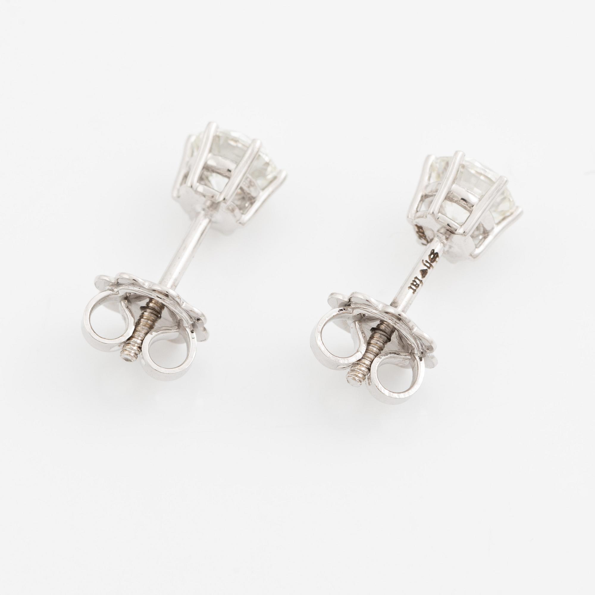 Earrings 18K white gold with brilliant-cut diamonds.