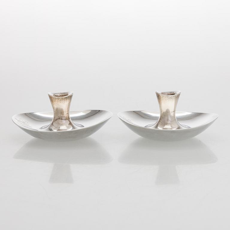 Tapio Wirkkala, ljusstakar ett par, silver, Hopeatehdas Helsinki 1956.