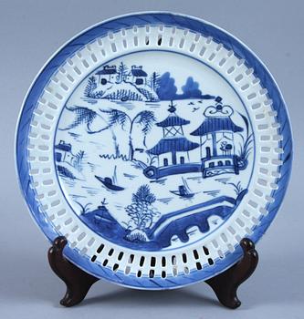PARTI PORSLIN, 5 delar, Kina samt Japan, 1700-1900-tal.