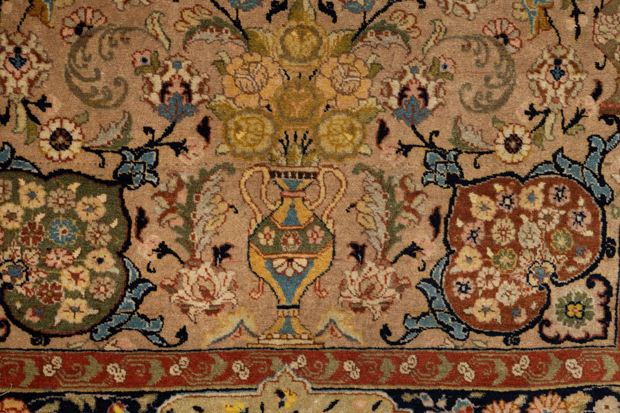 Matta, semiantik, Täbris, figural, ca 138 x 86 cm.