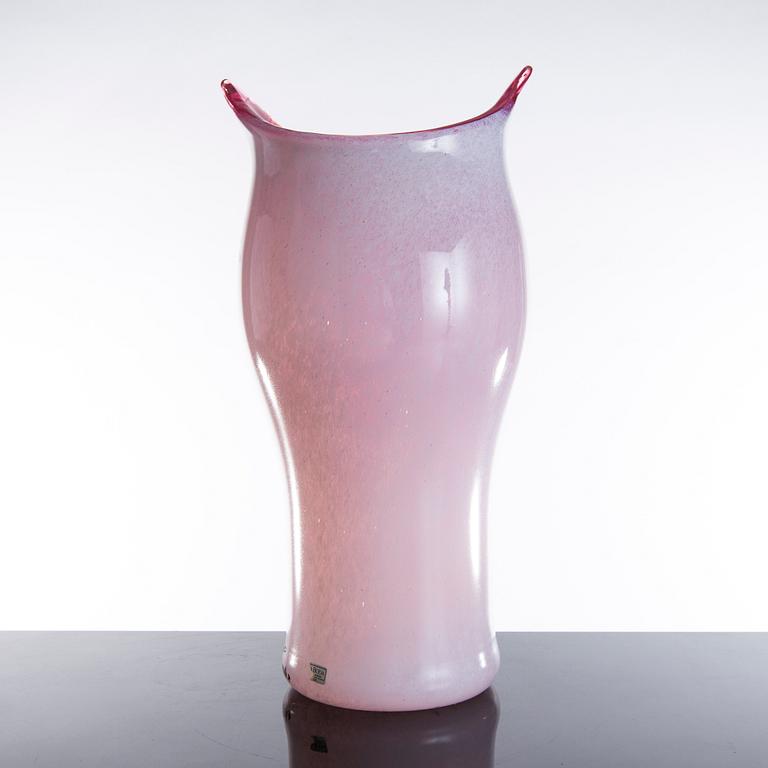 A Ulrica Hydman-Vallien glass vase, "Open Minds", Kosta Boda.