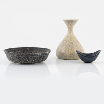 Gunnar Nylund, a vase and two bowls, Rörstrand.