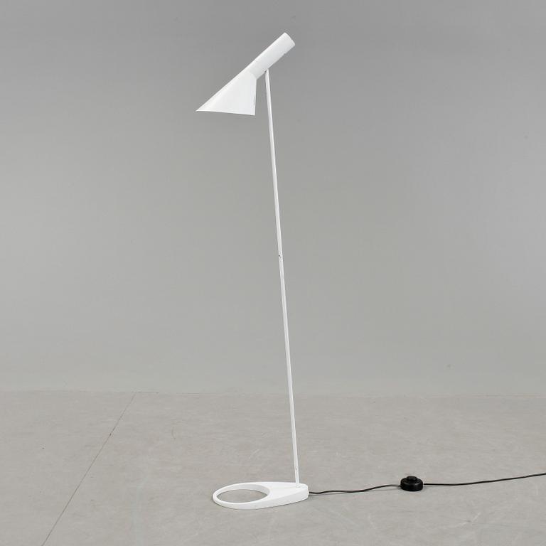 GOLVLAMPA, "AJ", Arne Jacobsen för Louis Poulsen. Inköpt 1980-tal.
