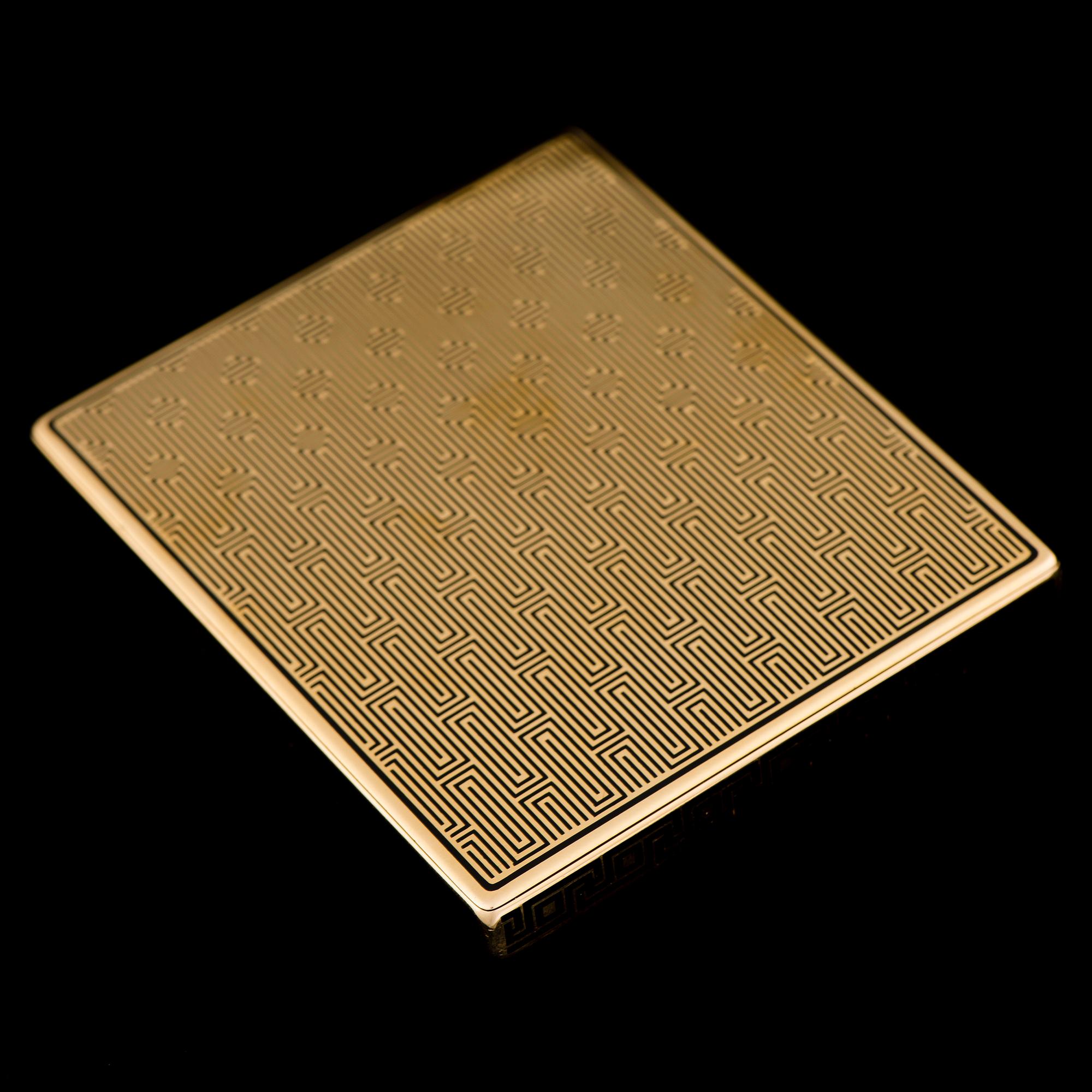 ETUI, 18K guld, svart emalj.