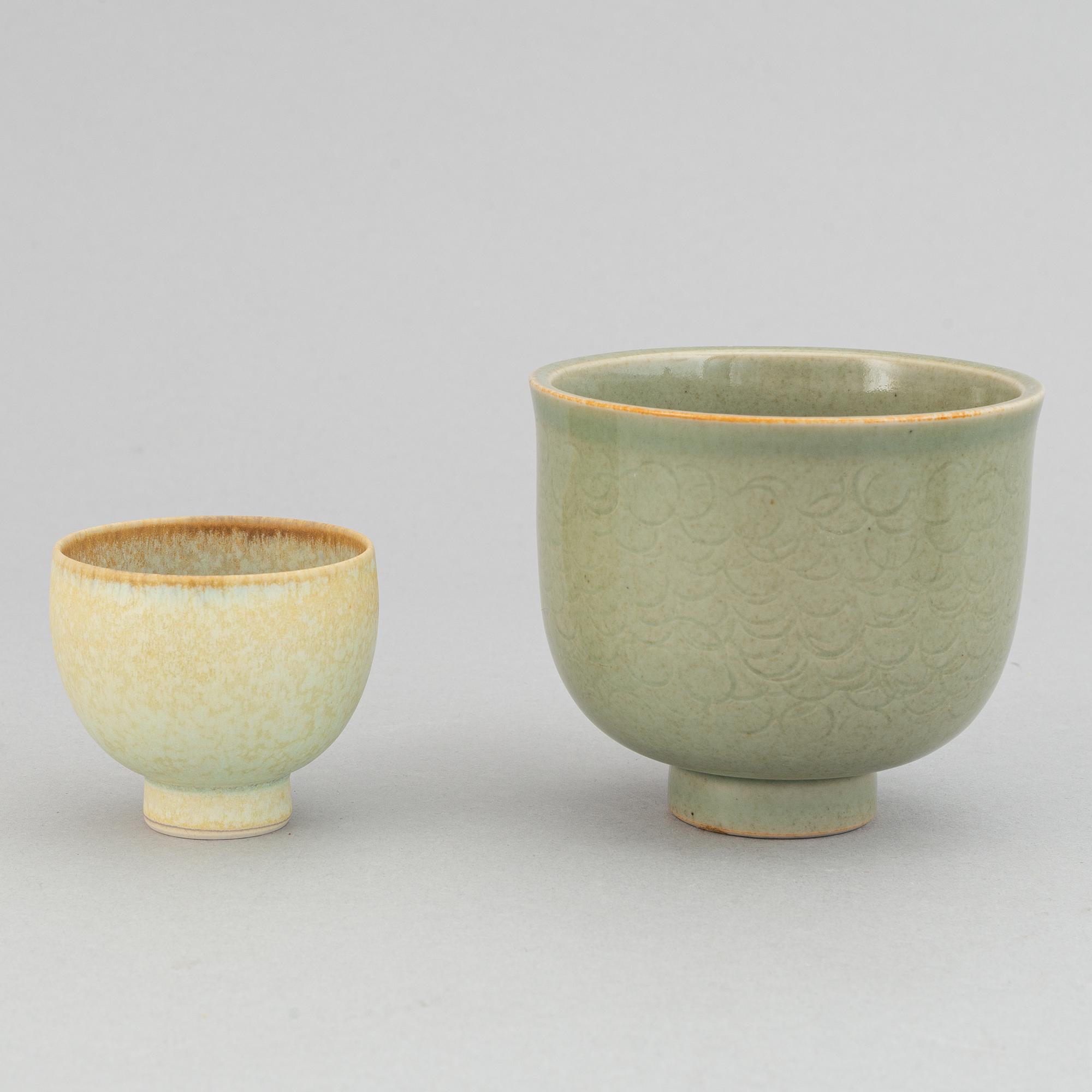 Lasse Östman, a set of four stoneware vases and two bowls.