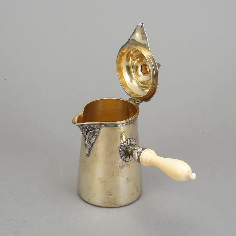 CHOKLADKANNA, förgyllt silver, Bointaburet, Paris, 1880/90-tal. Vikt 357 g.