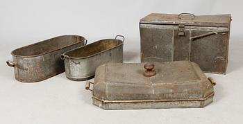 LÅDA, KOKKÄRL OCH BRICKA MED LOCK, 4 del, bläckplåt, 1800-/1900-tal.