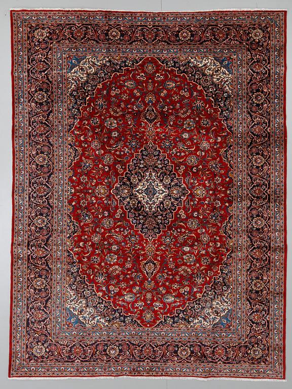 MATTA, old Keshan. Ca 360x268 cm.