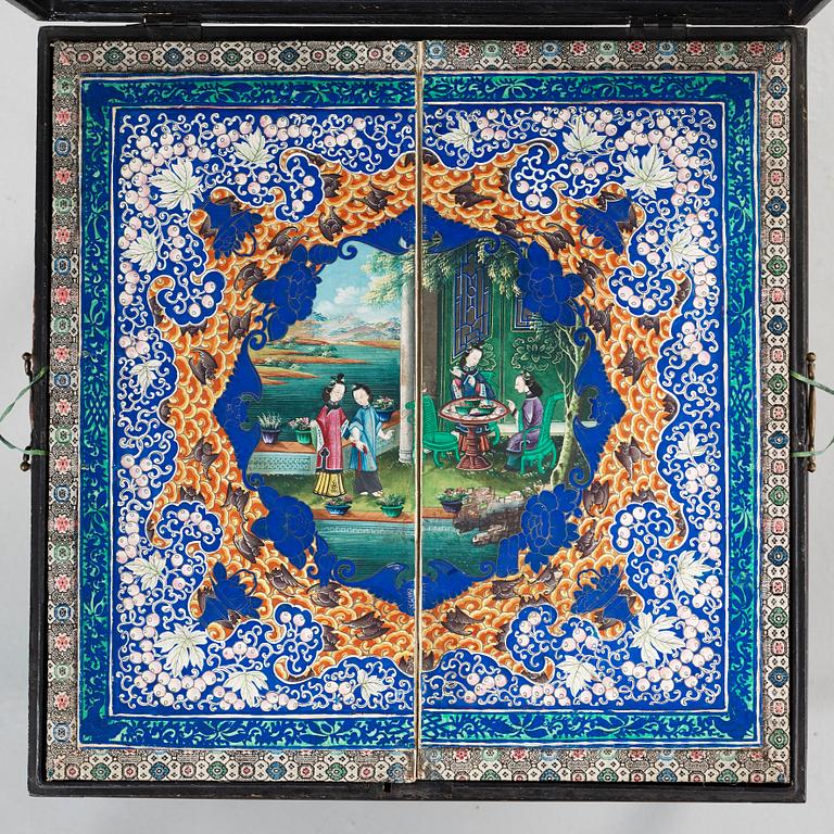 A lacquered table/box with liner, Qing dynasty, 19th Century.