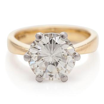 Ring, 18K guld med en rund briljantslipad diamant, Birminham, England.