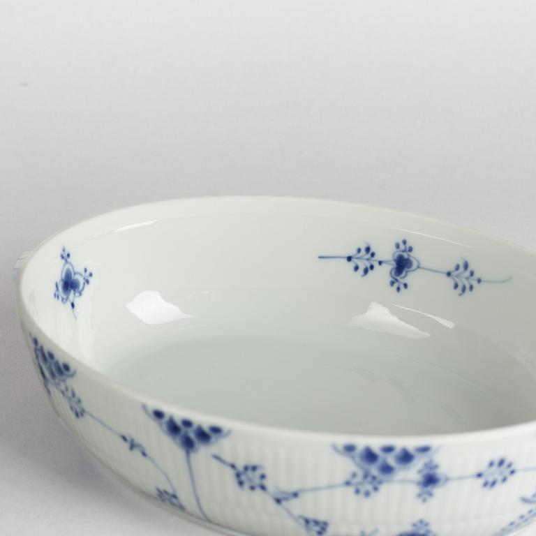 A 'Blue Fluted Full Lace' / 'Musselmalet' porcelain tureen with cover, Royal Copenhagen, model 1129, 1963.