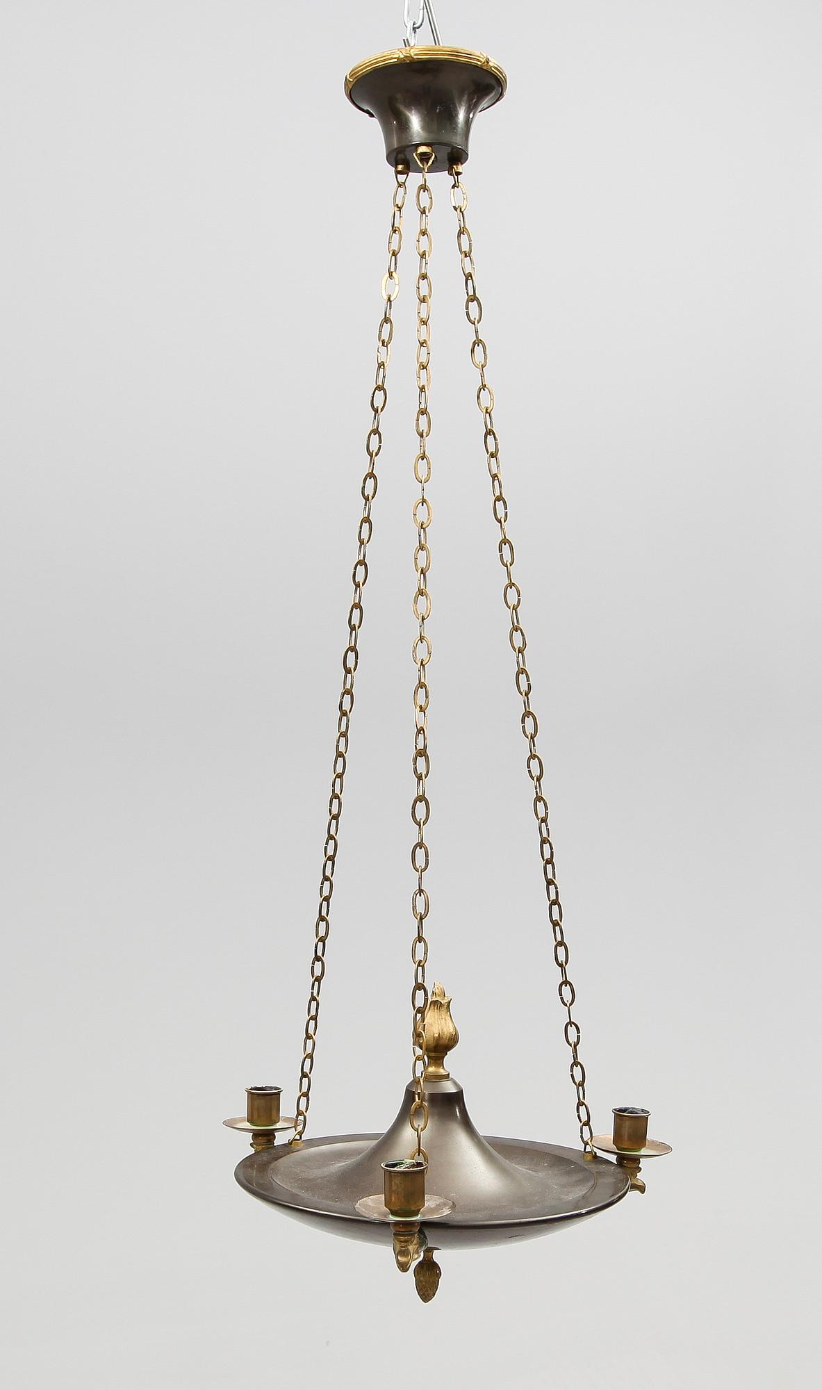 TAKAMPEL, empirestil, 1900-talets första hälft. Höjd ca 90 cm.