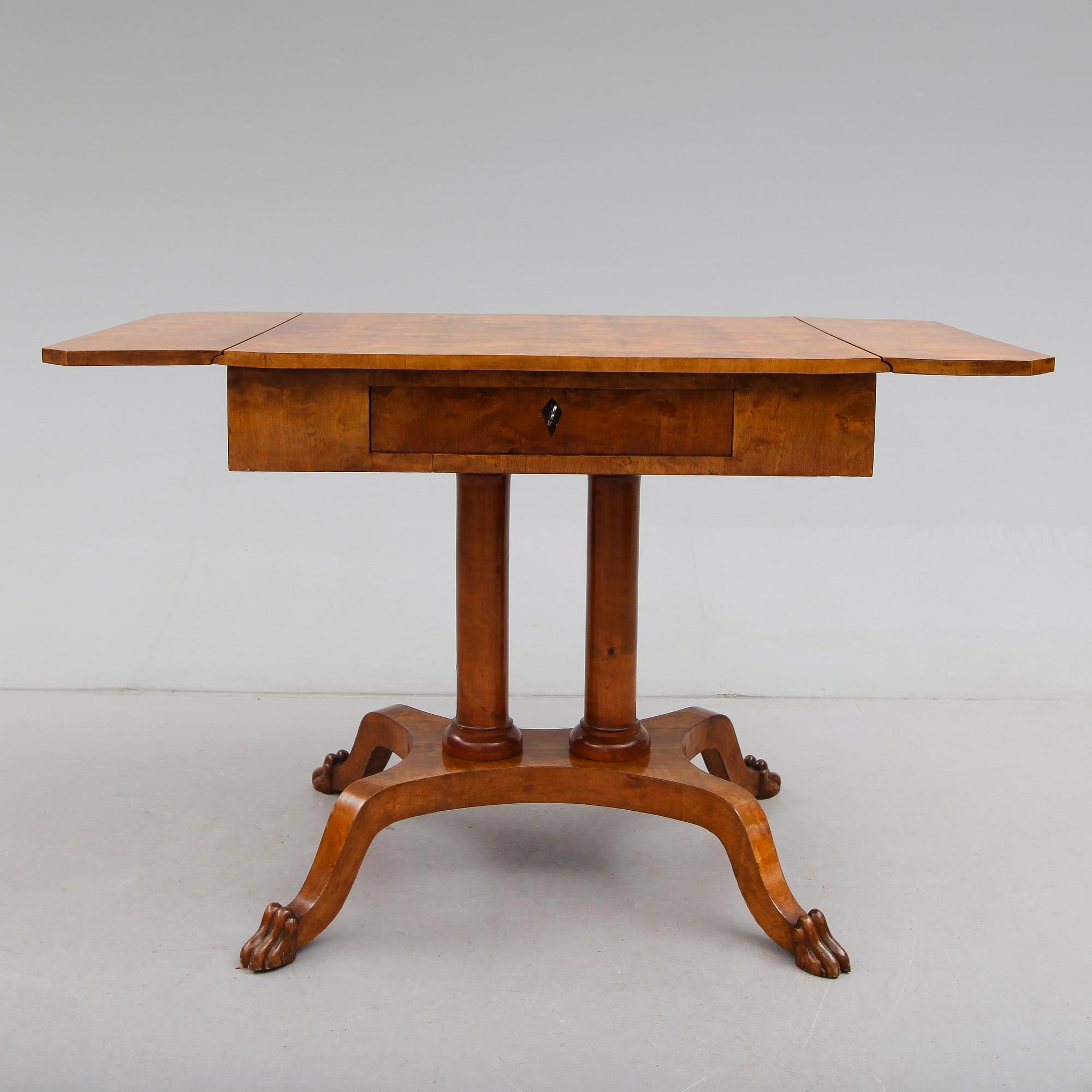 KLAFFBORD, Karl Johanstil, omkring år 1900.