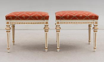 TABURETTER, 1 par, gustaviansk stil, omkring år 1900.